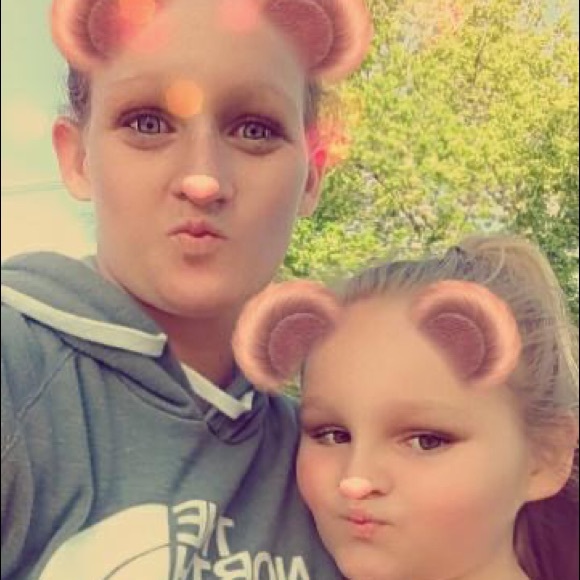 Meet your Posher, Sarah - Picture 2 of 6